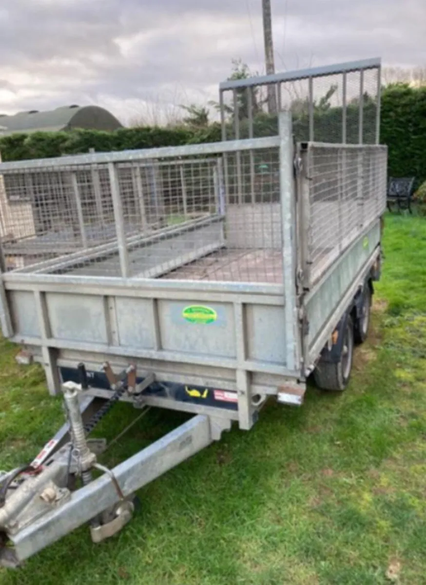 Trailers - Image 2