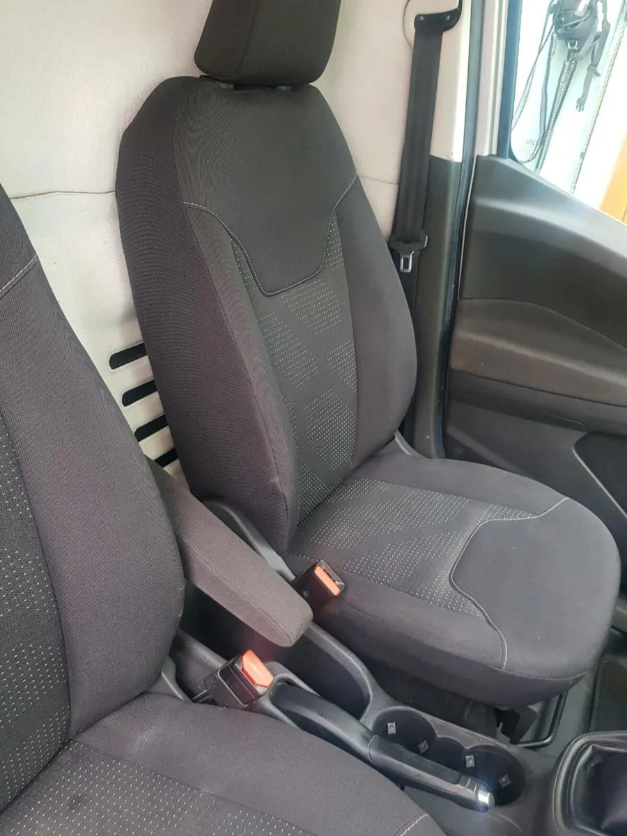 Ford courier - Image 4