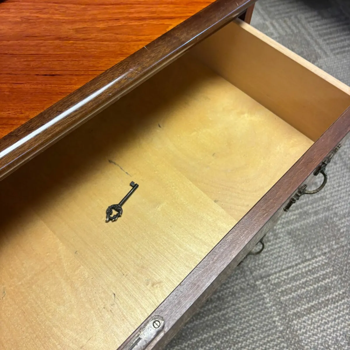 Rosewood roll top writing desk - Image 2