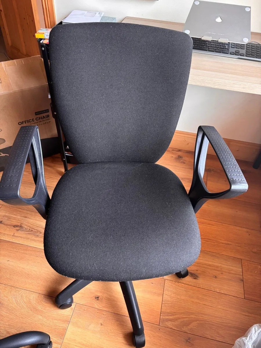 Office chair - Image 1