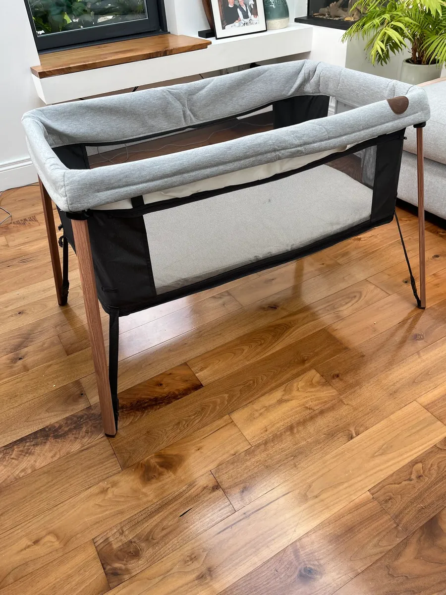 Maxi Cosi iris travel cot - Image 1