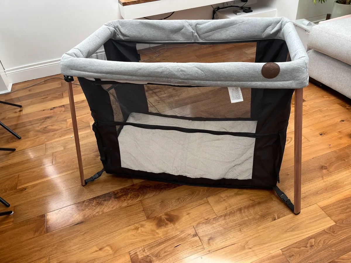 Maxi Cosi iris travel cot - Image 2