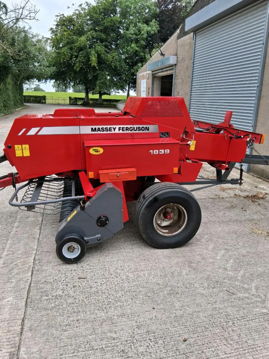 Massey Ferguson 1839 in line baler - Image 2