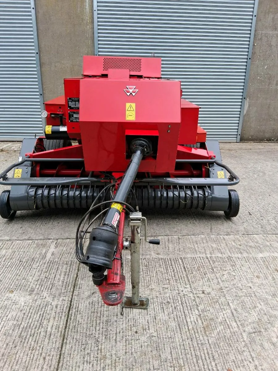 Massey Ferguson 1839 in line baler - Image 3
