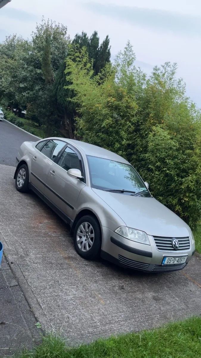 05 Volkswagen Passat - Image 3