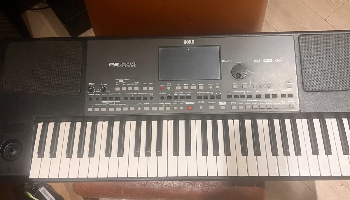 Korg PA 600