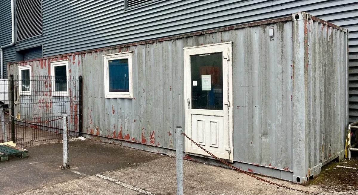 40ft Shipping Container Converted into Workshop - Image 3