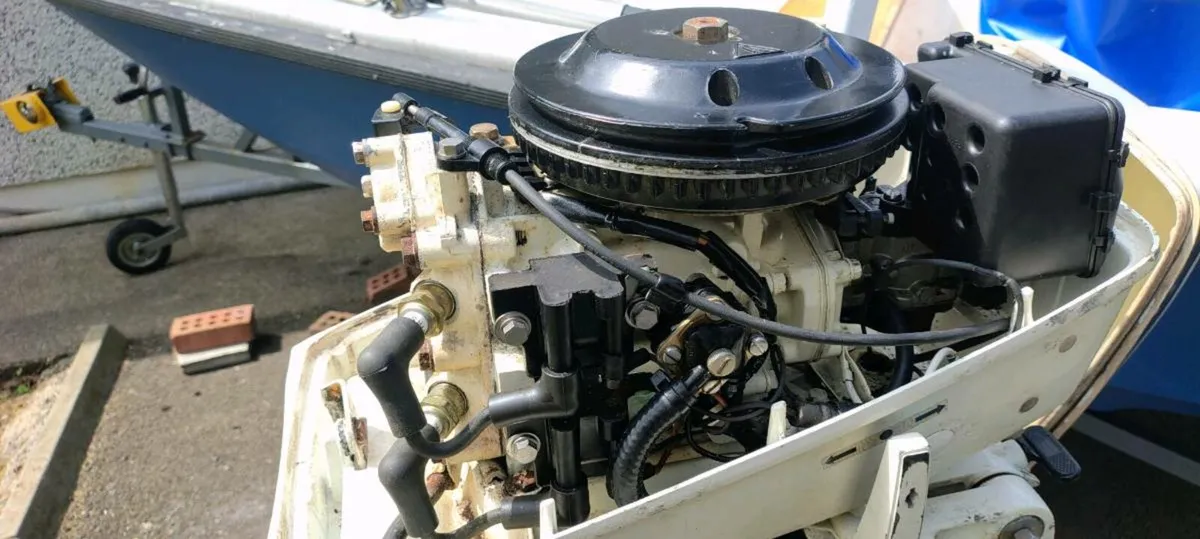 Johnson 5hp outboard - Image 4
