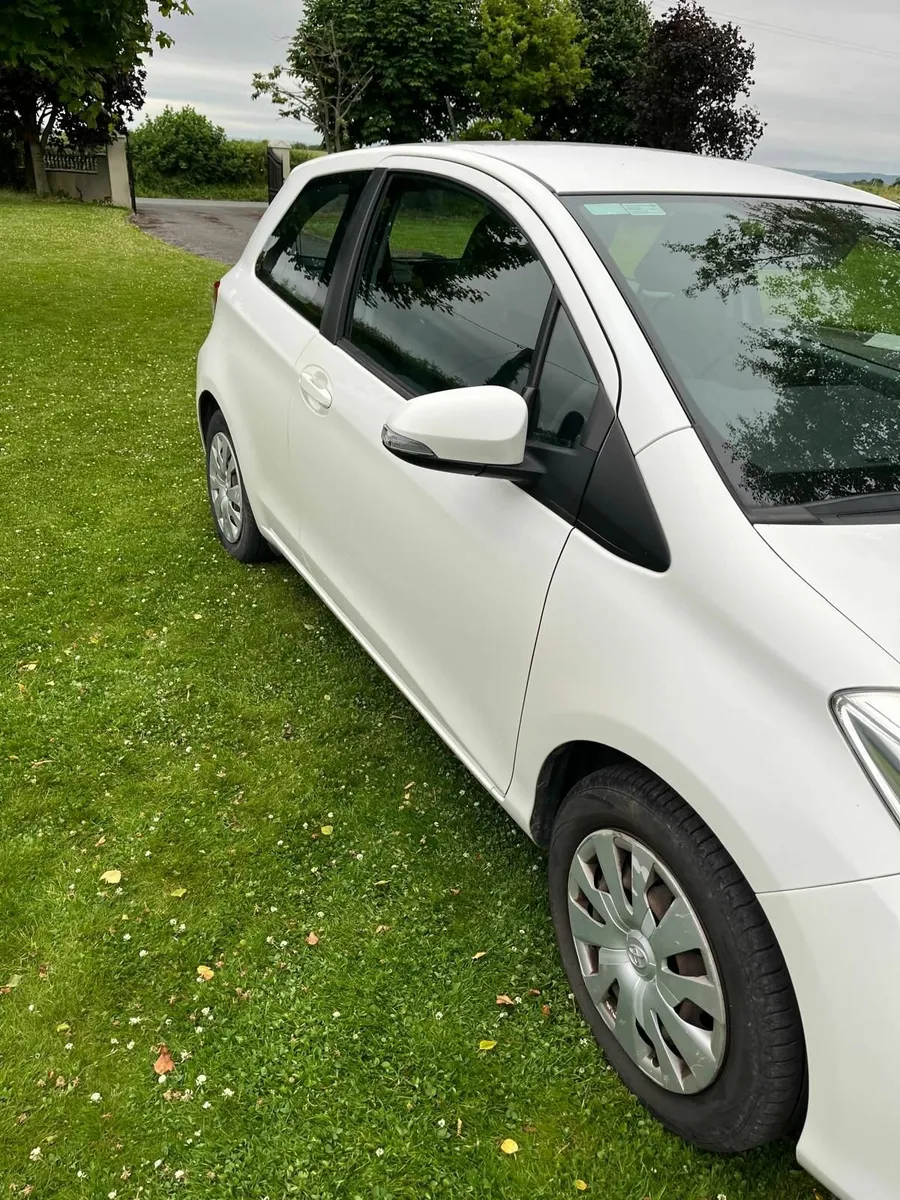 Toyota Yaris 2013 - Image 3