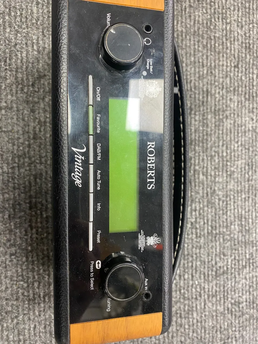 Roberts Vintage Portable DAB/FM Radio - Image 3