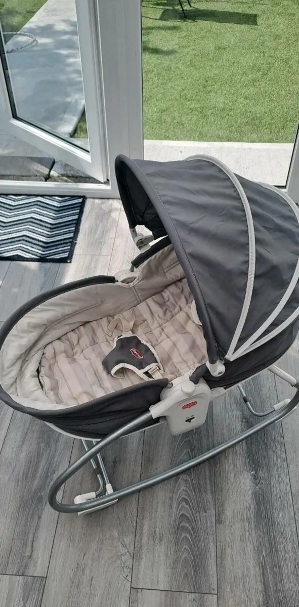Tiny love 3 in 1 bassinet/rocker - Image 1