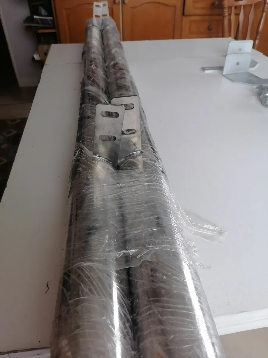 Side bars - Image 1