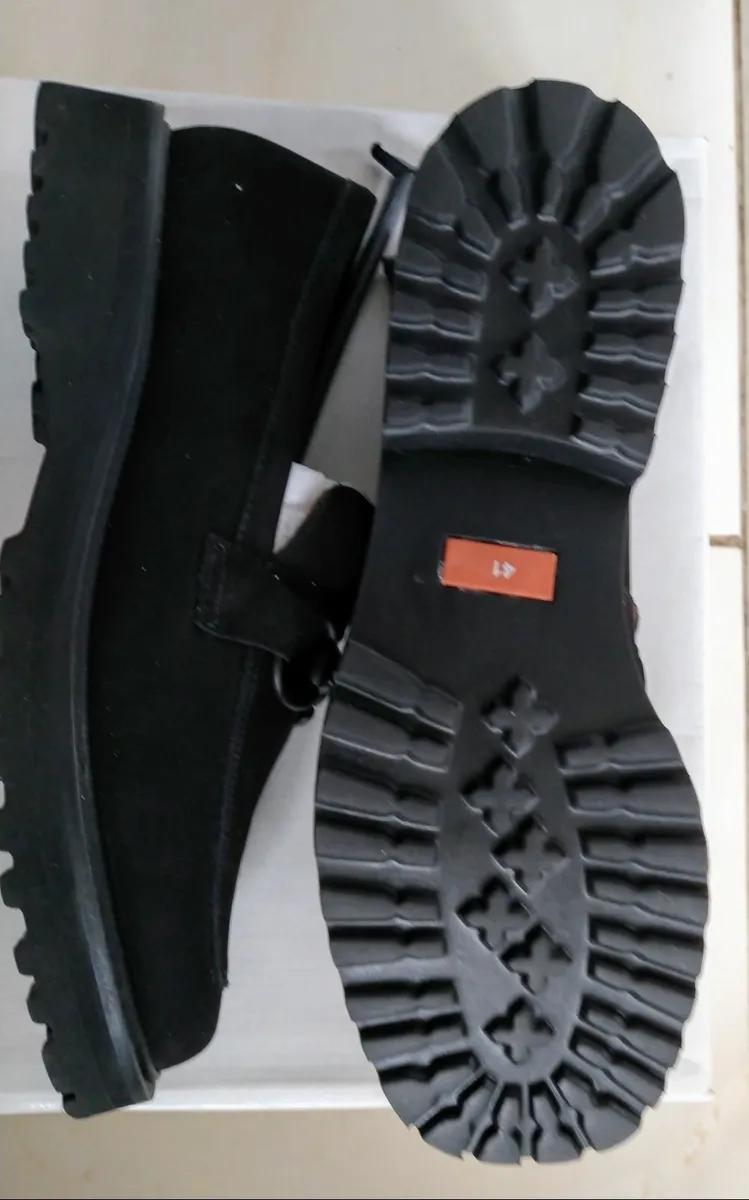 ladies designer shoes Karen koo - Image 3