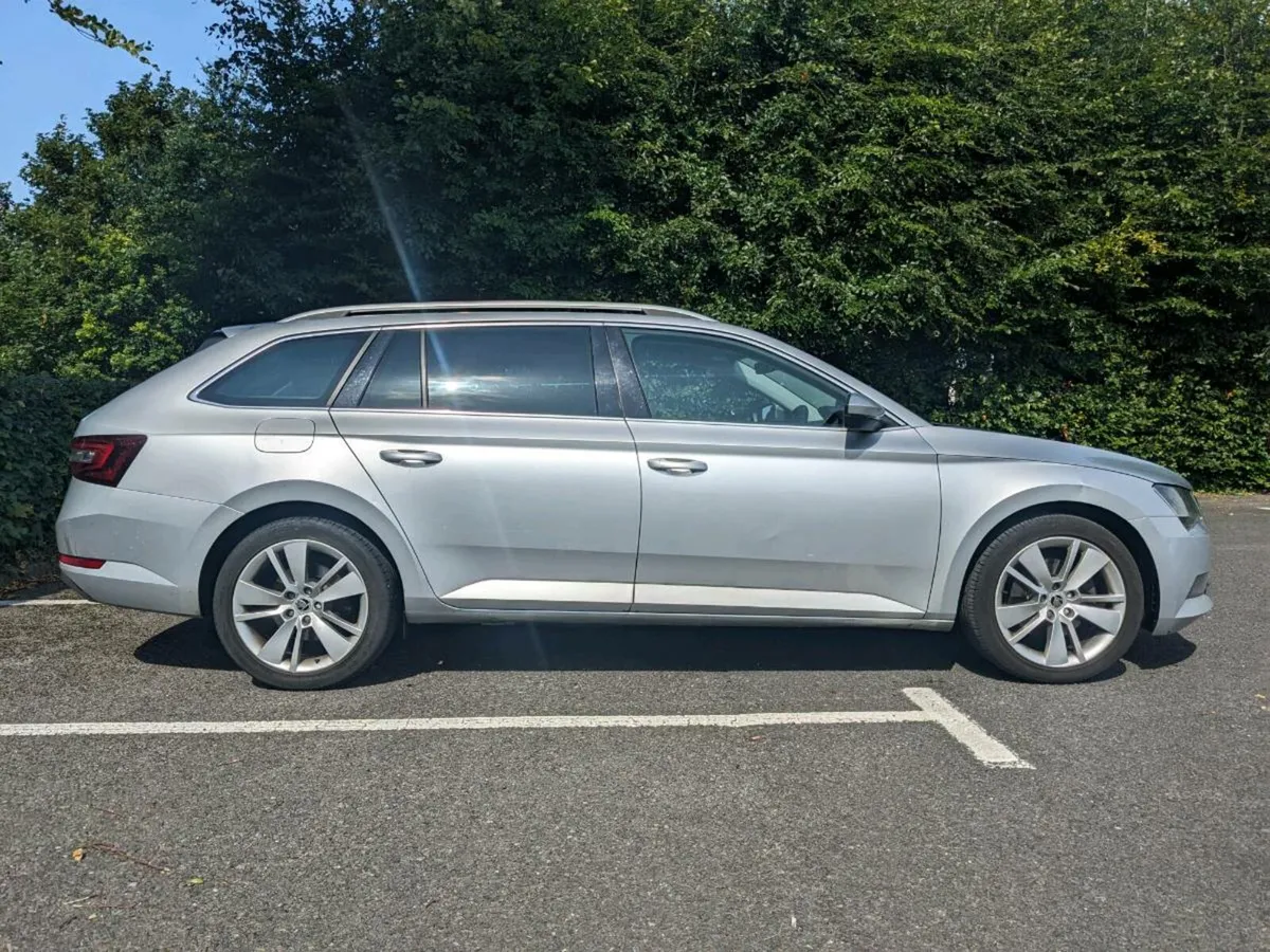 Skoda Superb Estate Executive SEL 190PS - Image 4
