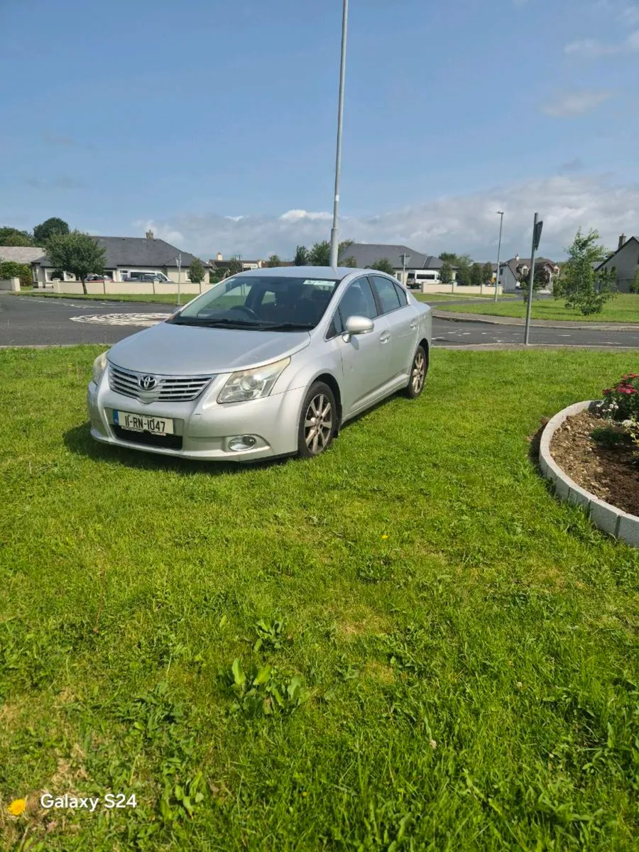 Toyota  Avensis  2011 Diesel  €1500 - Image 2
