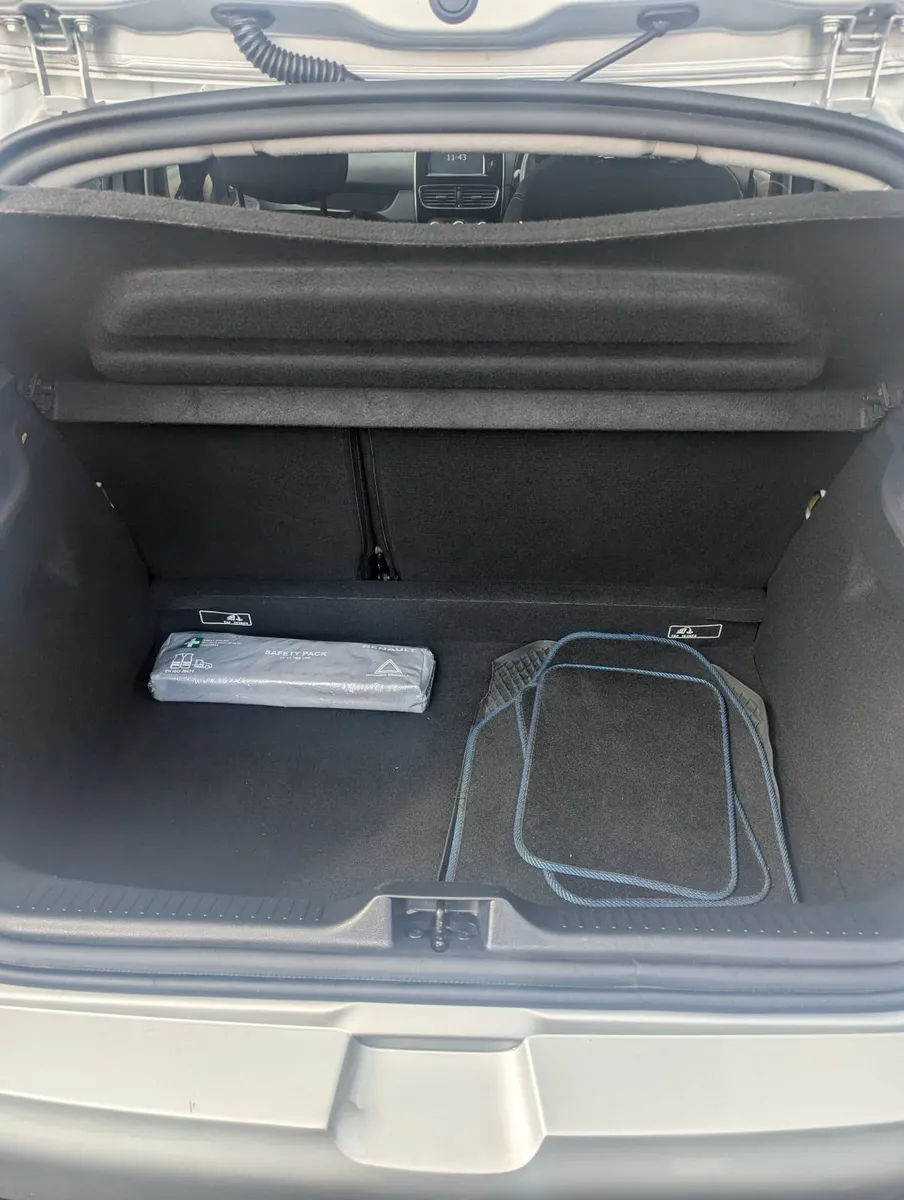 Renault Clio 2017 - Image 2