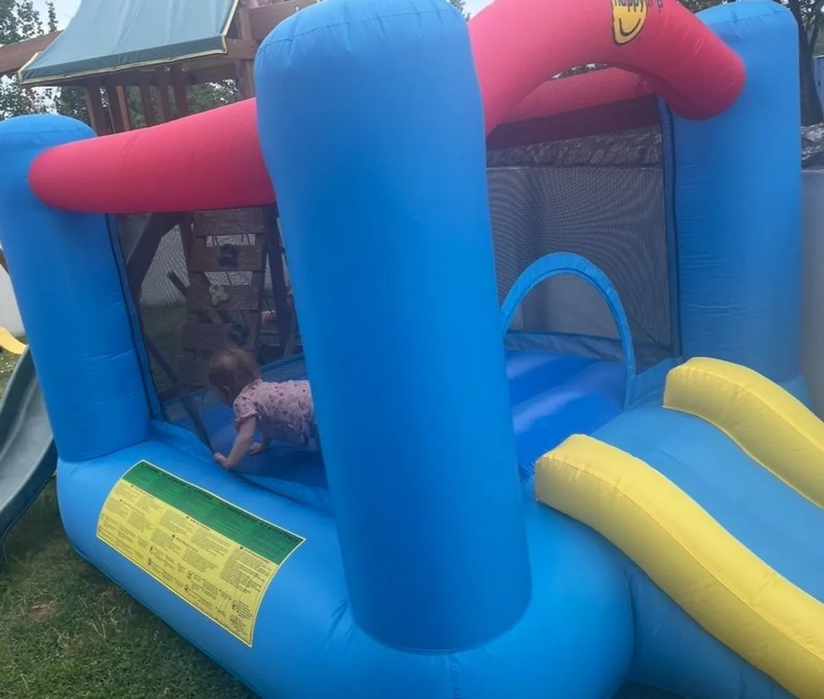 bouncy castle - Image 2