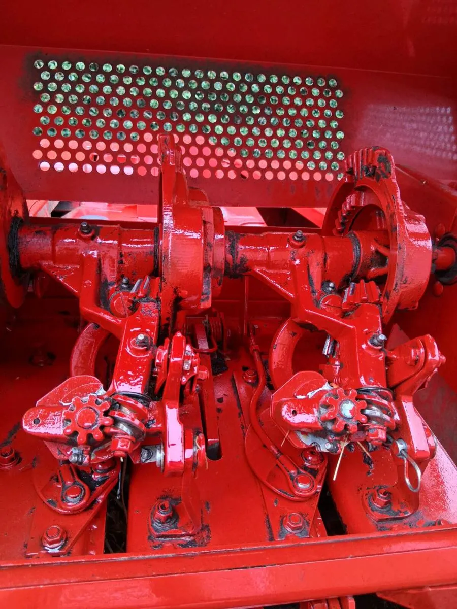 Massey Ferguson 1839 in line baler - Image 4