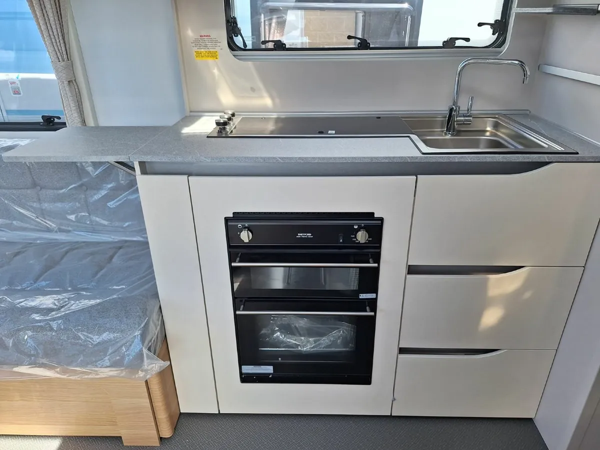 NEW ADRIA ADORA TIBER - £6,000 OFF - Image 4