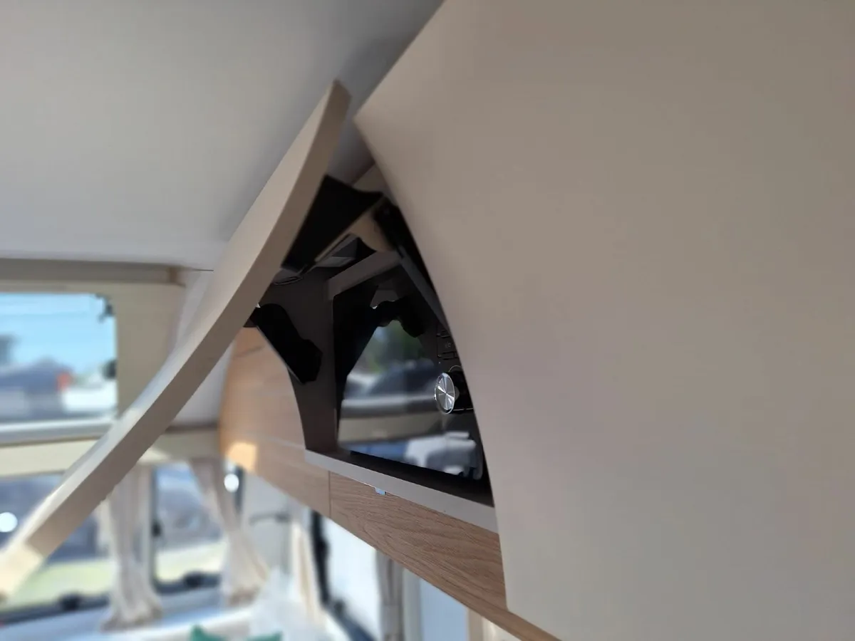 NEW ADRIA ADORA TIBER - £6,000 OFF - Image 4