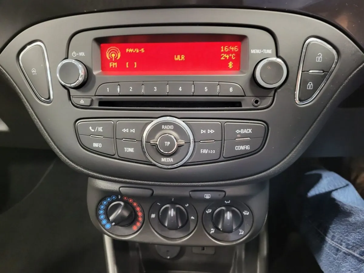 Opel Corsa 1.4 (75ps) SC From  45 per Week - Image 4