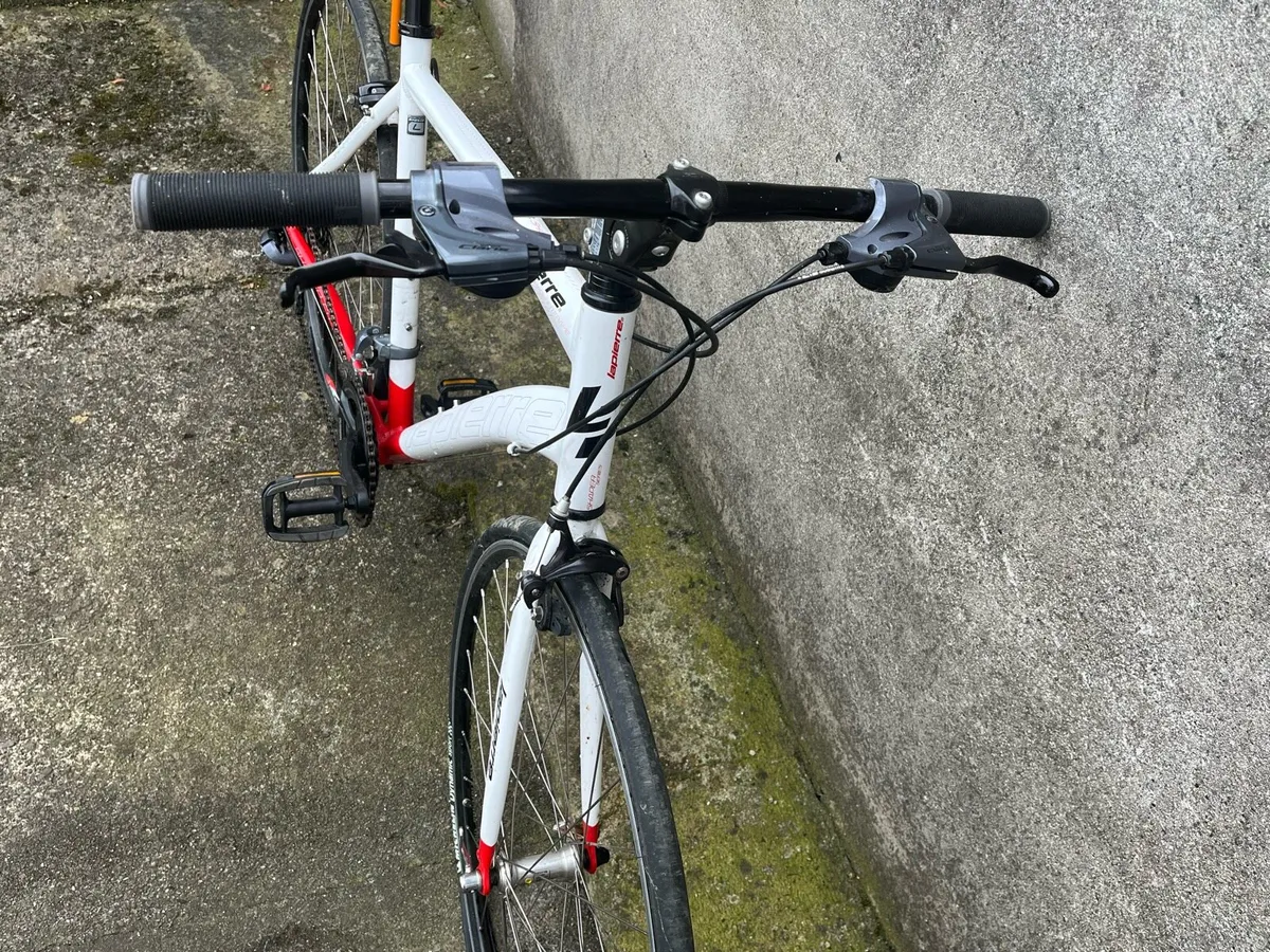 Lapierre Hybrid Bike, Lightweight Shaper Fit Frame - Image 2