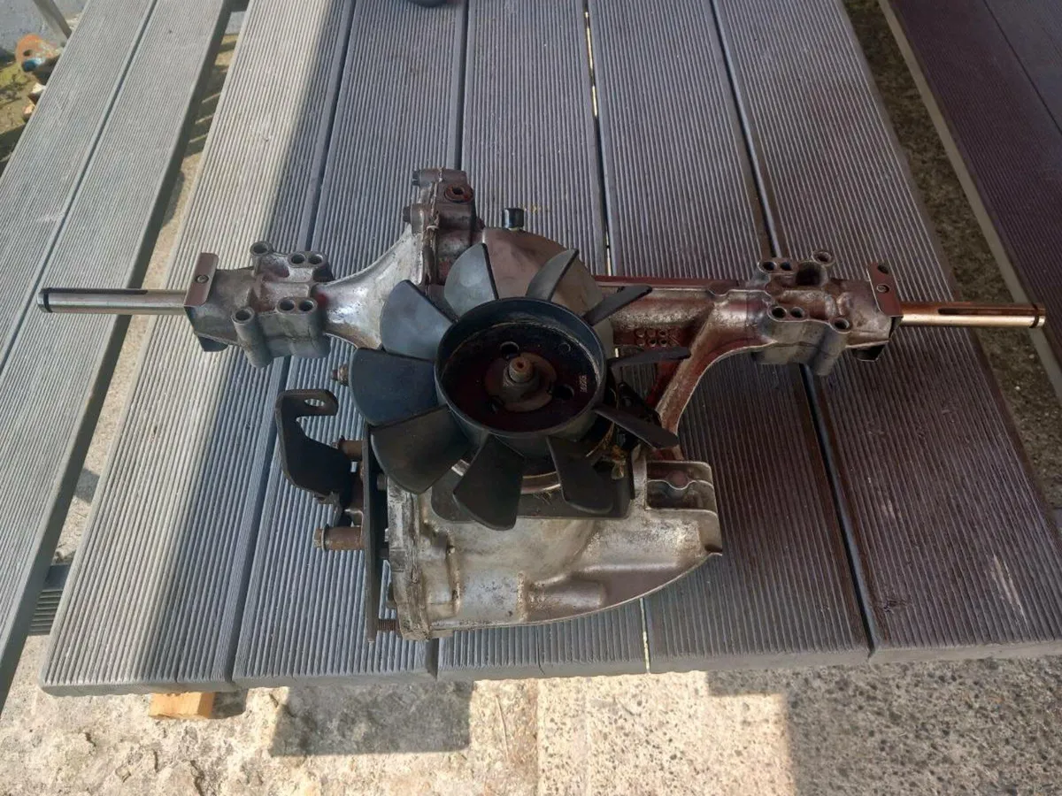 Hydro-gear hydrostatic transmission for sale - Image 1