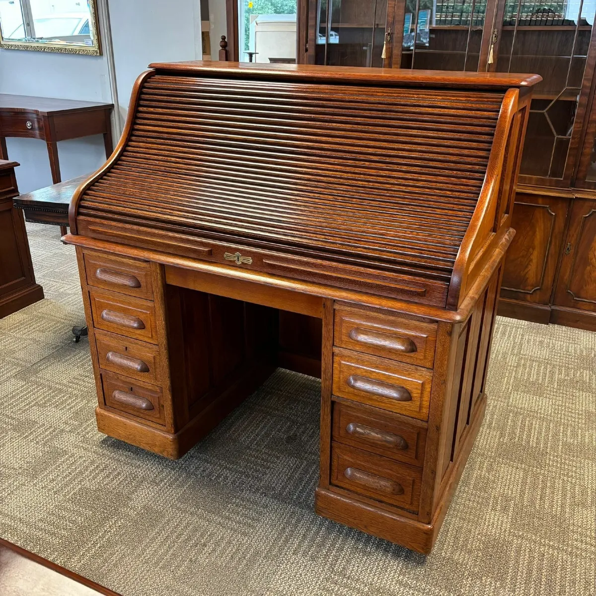 Beautiful mahogany flamed leather top computer - Image 2