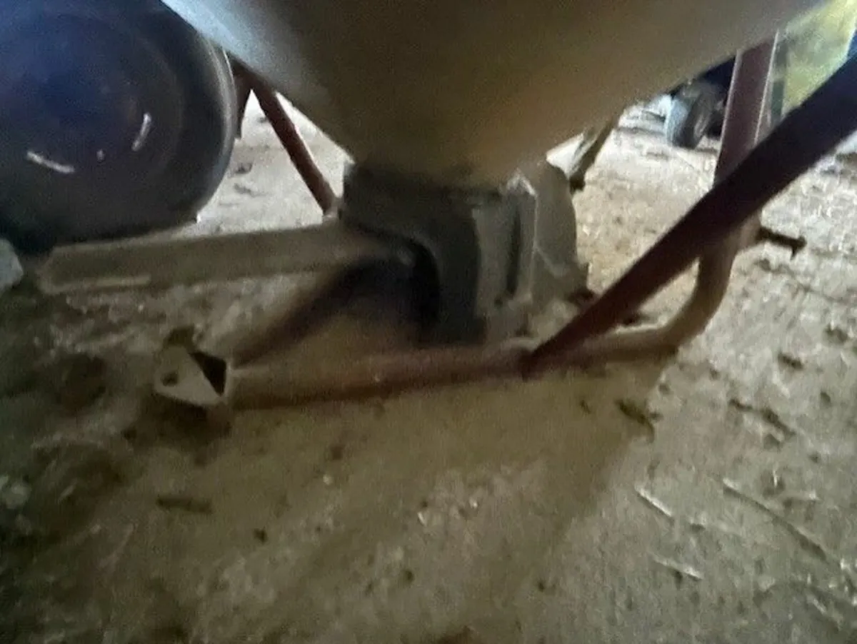 Vicon Spreader and MF Seed Drill - Image 2