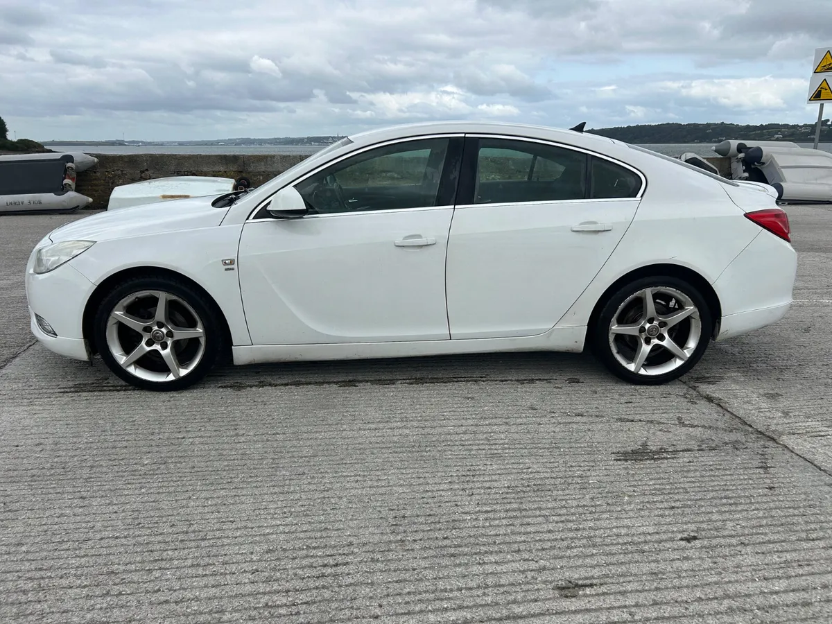 Vauxhall Insignia 2012 - Image 1