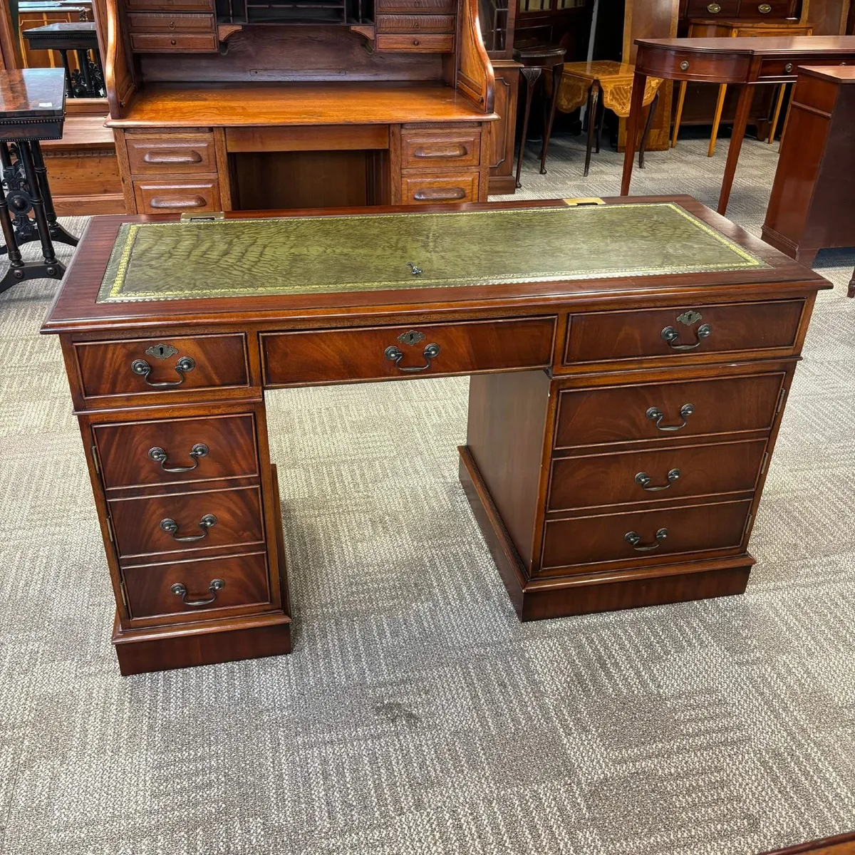 Beautiful mahogany flamed leather top computer - Image 1