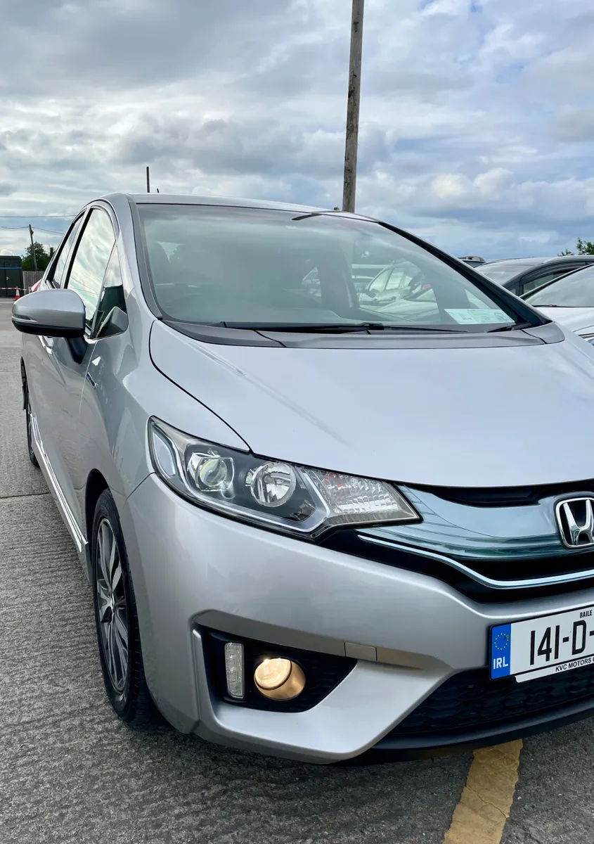 Honda Fit 2014 - Image 2