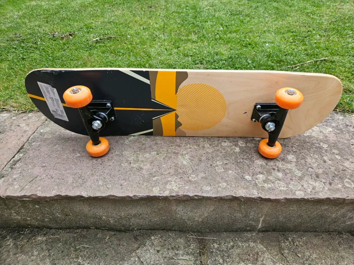 Skateboard - Image 3