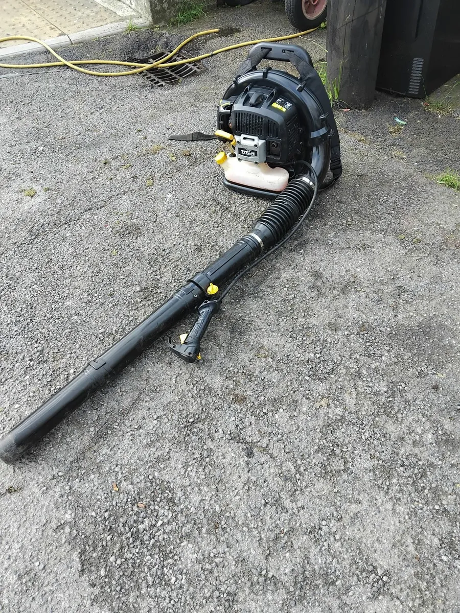 TiTAN leaf blower petrol running very well - Image 3
