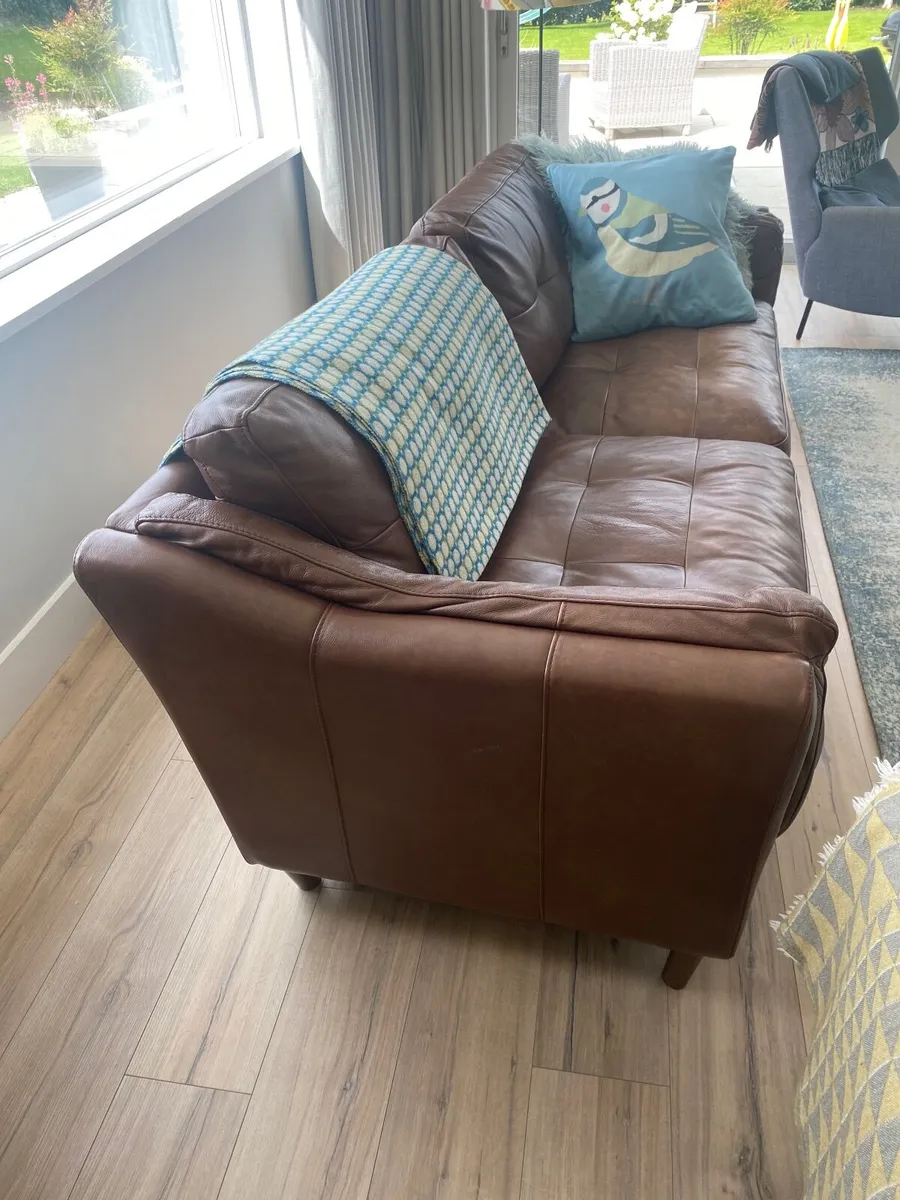 3 seater leather couch *2 - Image 2
