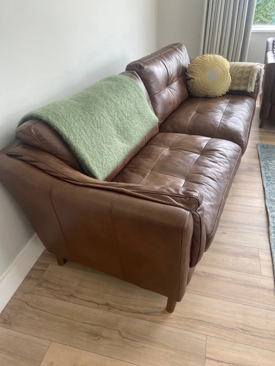 3 seater leather couch *2 - Image 3