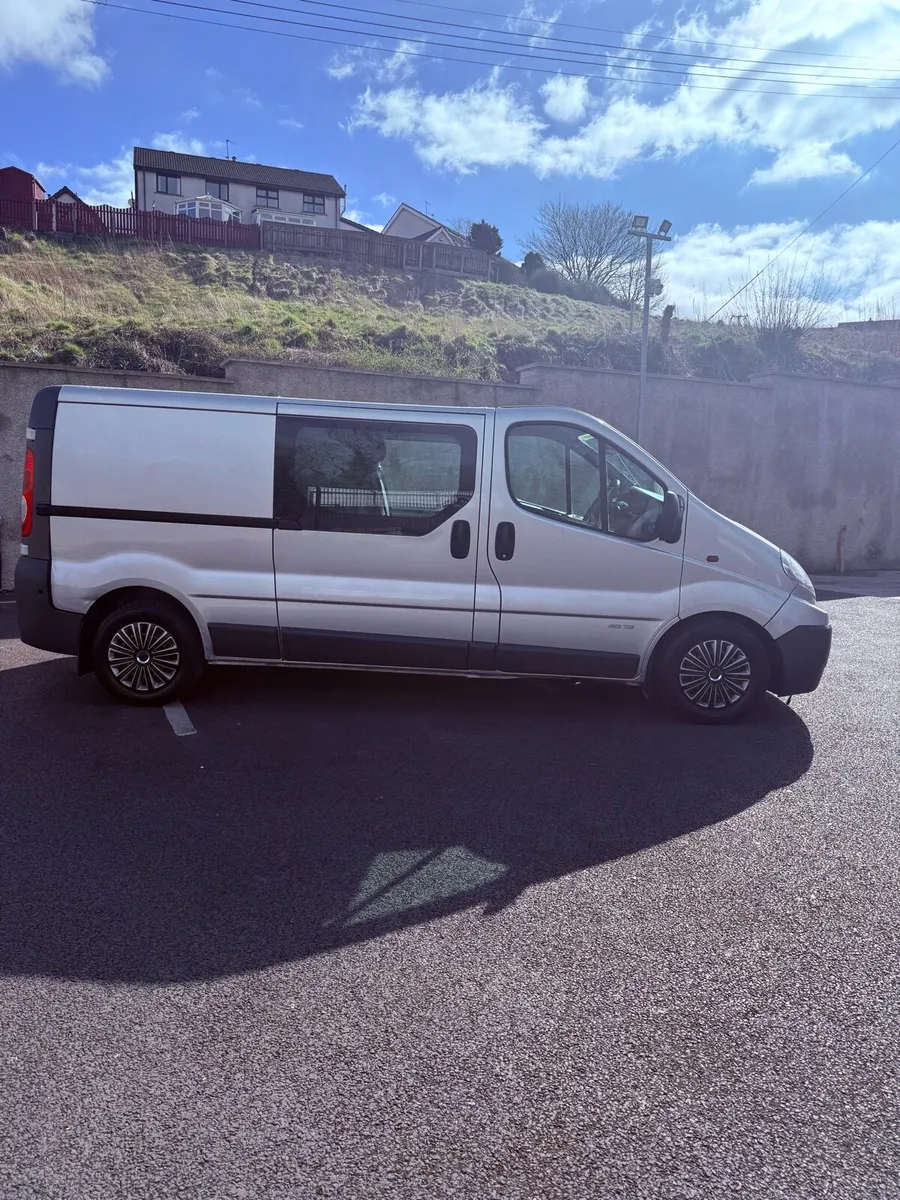 RENAULT TRAFFIC FACTORY CREW-CAB - Image 1