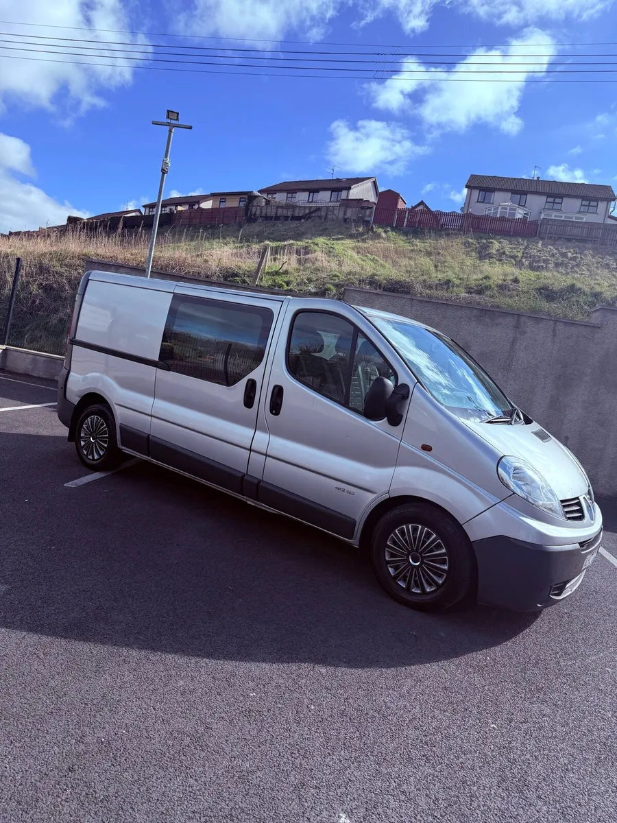 RENAULT TRAFFIC FACTORY CREW-CAB - Image 2