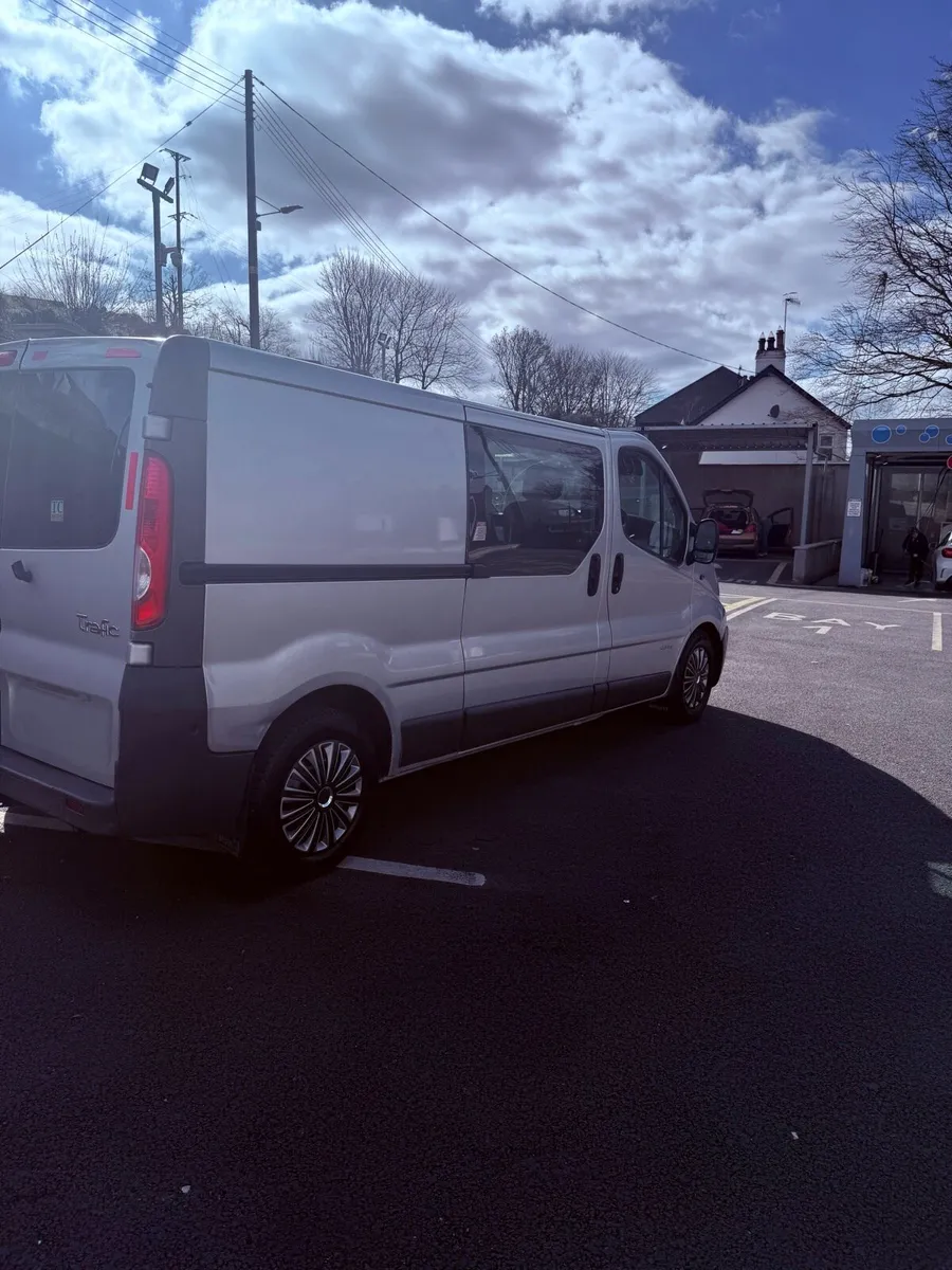 RENAULT TRAFFIC FACTORY CREW-CAB - Image 3
