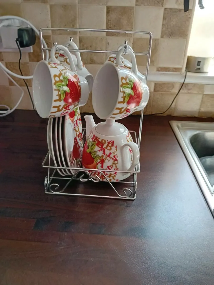 TEA SET FOR 4 PEOPLE NEW