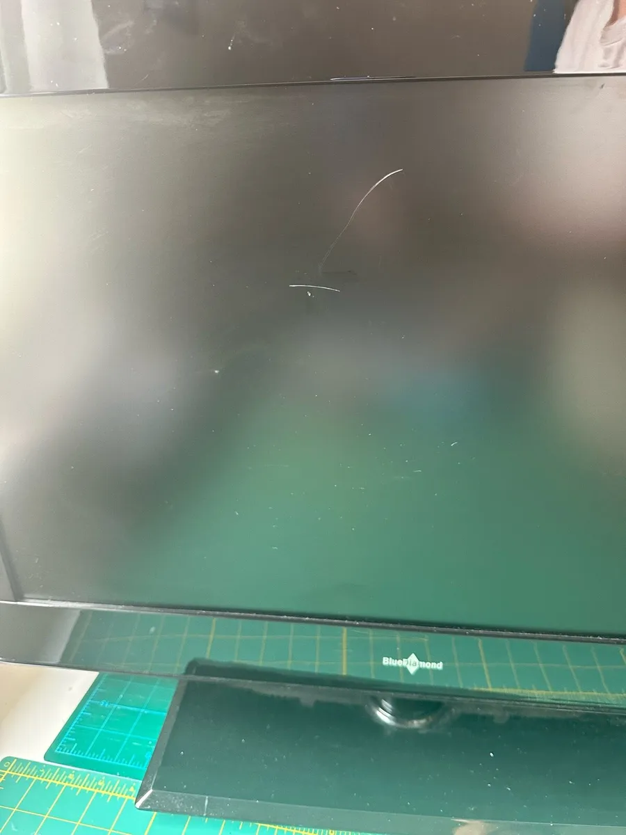 TV 26” Blue Diamond with Chromecast - Image 4