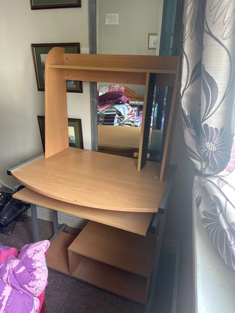 Desk - Image 2