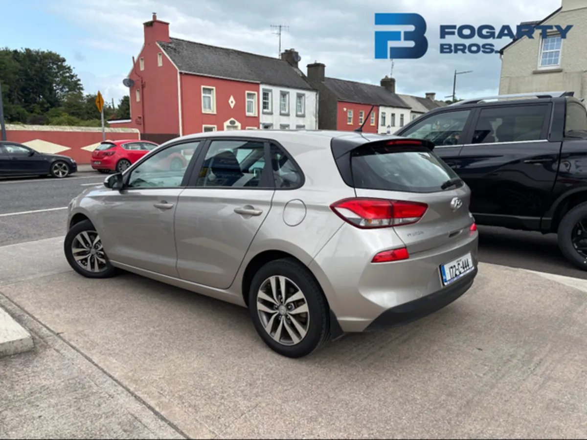 Hyundai i30 2017,I 30 DELUXE 5DR - New Model - Image 4