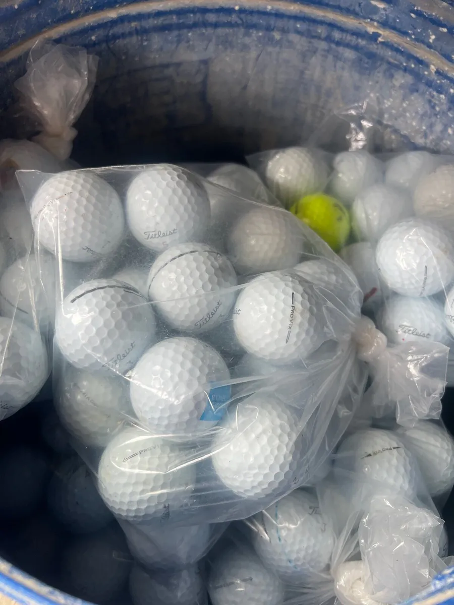 Golf balls - Image 1
