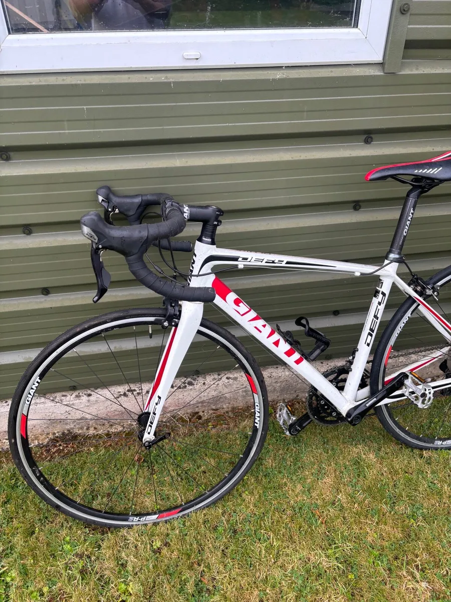 Giant Road Bike - Image 2