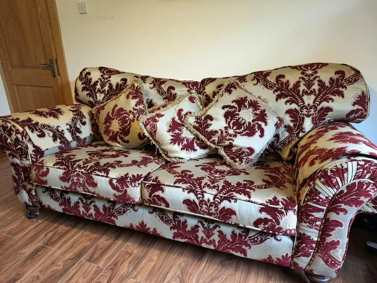 Finline Sofa - Image 1
