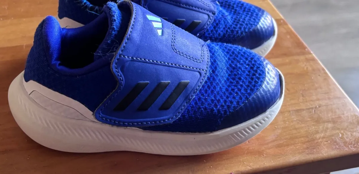 Children  shoes size UK 9 Adidas - Image 1