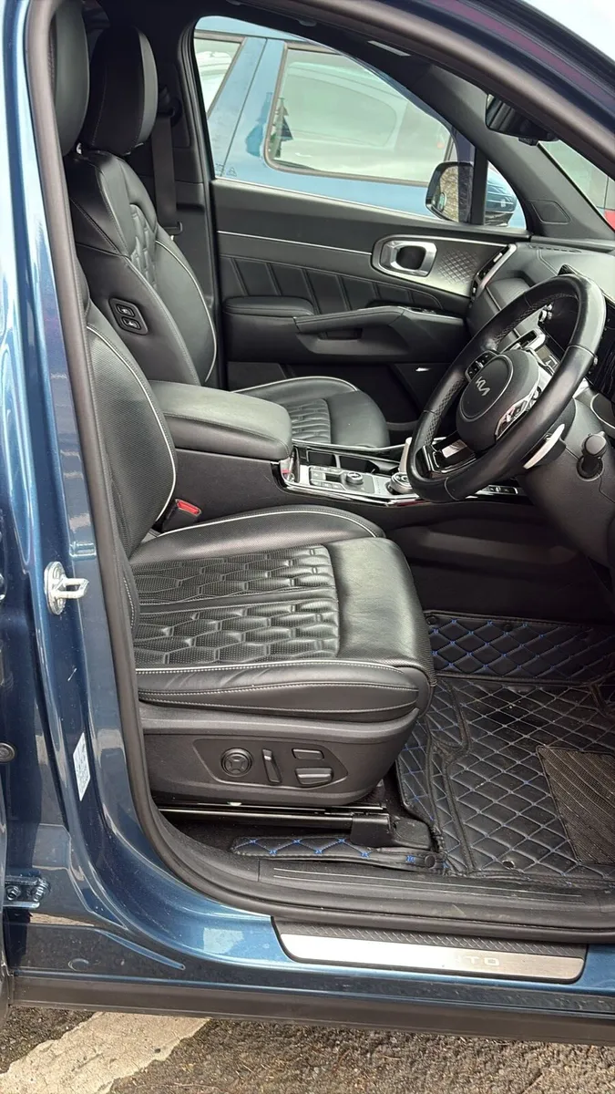 2022 Kia Sorento K4 1.6 Petrol Plug-in - Image 3