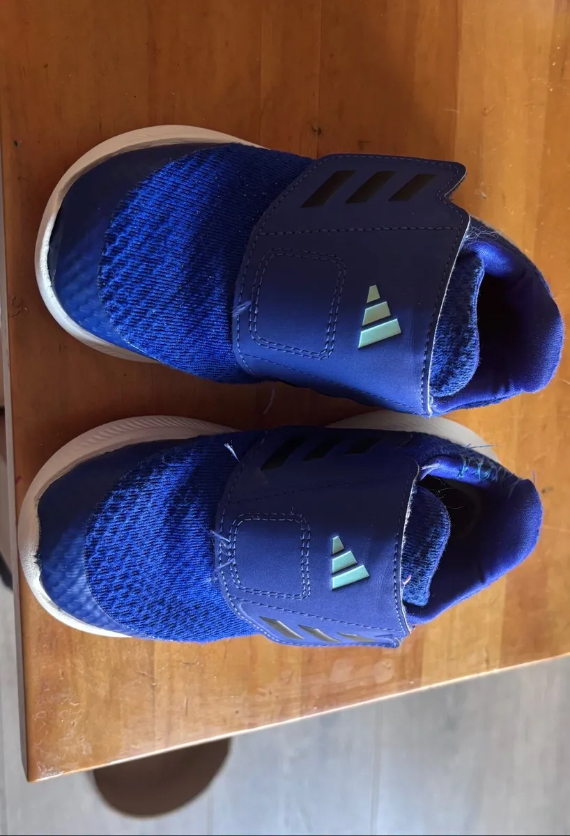 Children  shoes size UK 9 Adidas - Image 3