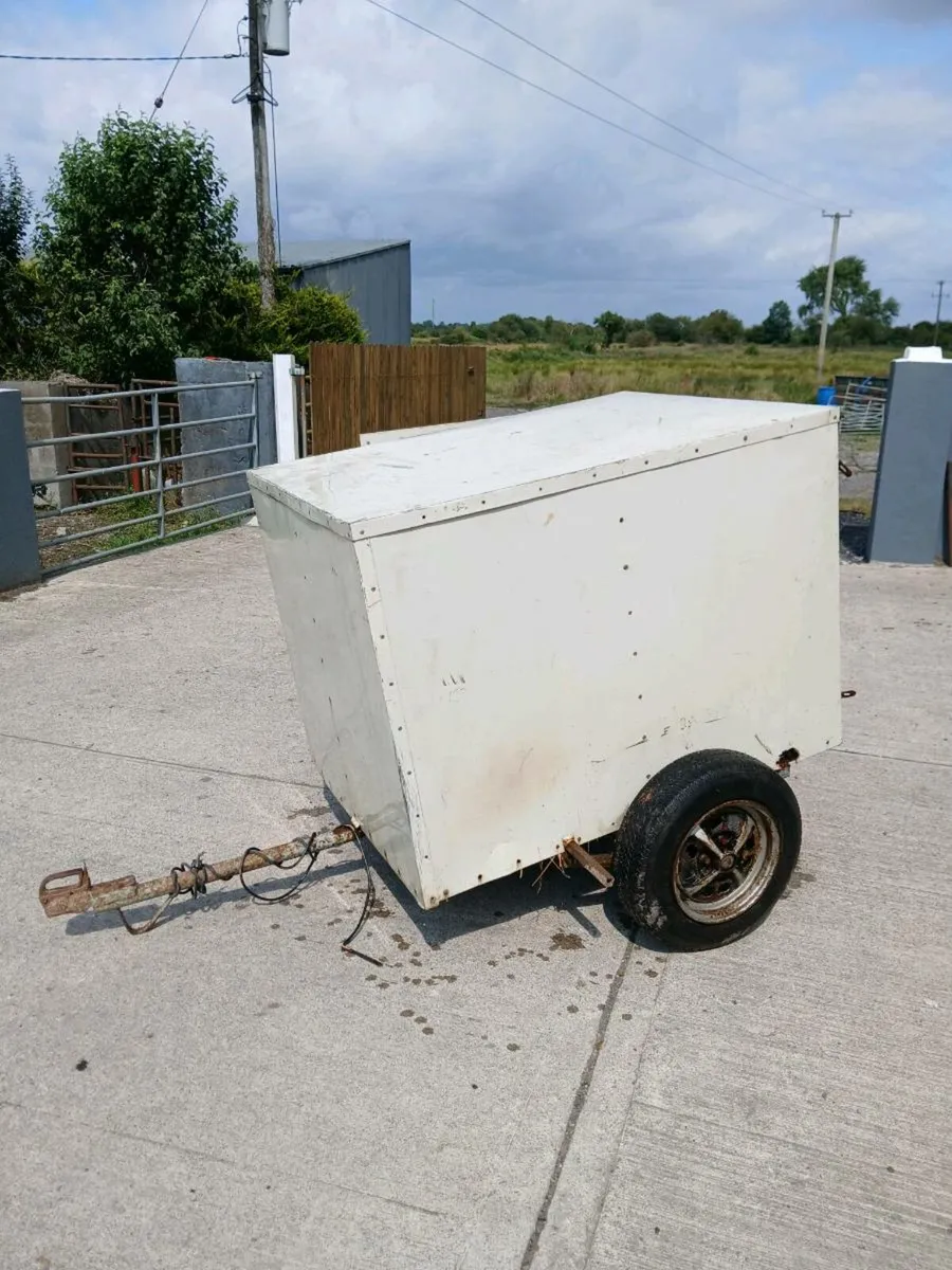 Trailer - Image 1